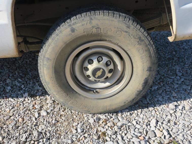 image for item EO9433 2000 Chevrolet 2500 pickup truck