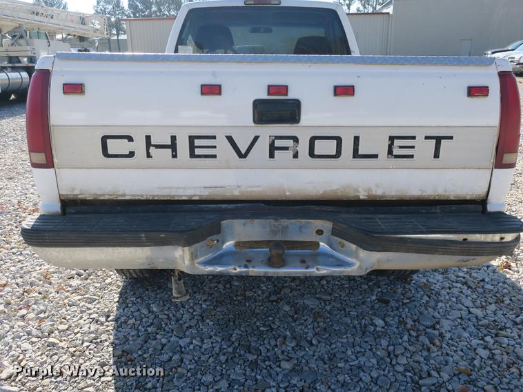 image for item EO9433 2000 Chevrolet 2500 pickup truck