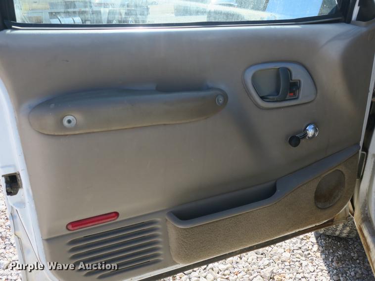 image for item EO9433 2000 Chevrolet 2500 pickup truck