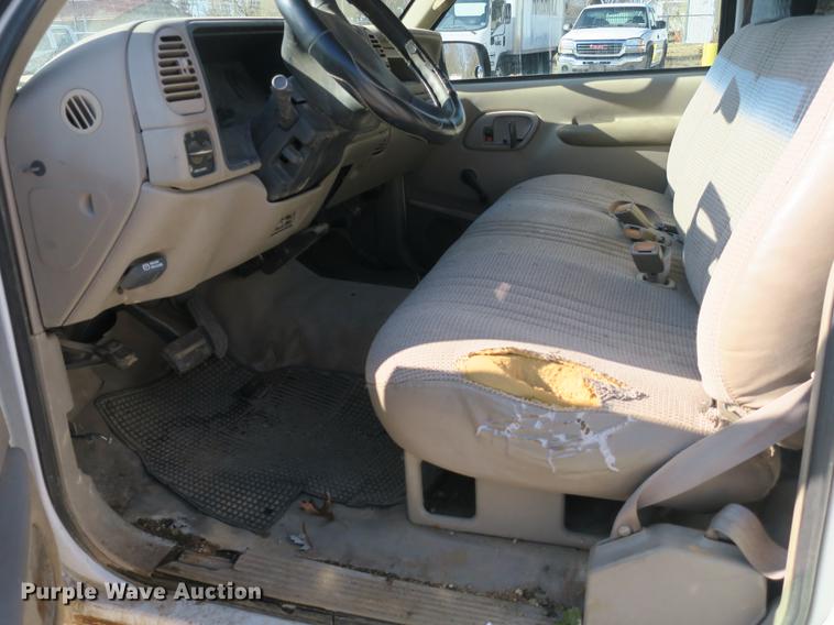 image for item EO9433 2000 Chevrolet 2500 pickup truck