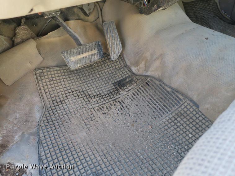 image for item EO9433 2000 Chevrolet 2500 pickup truck