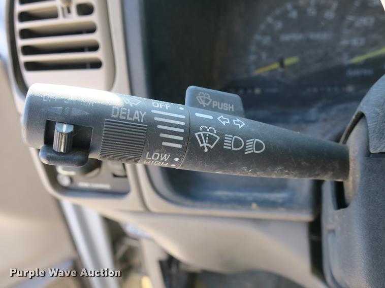 image for item EO9433 2000 Chevrolet 2500 pickup truck