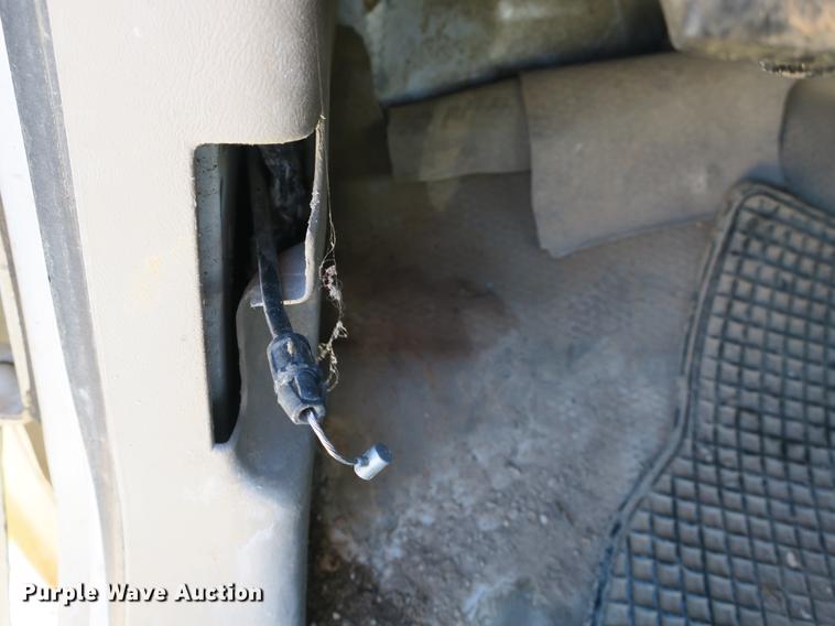 image for item EO9433 2000 Chevrolet 2500 pickup truck