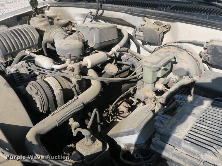 image for item EO9433 2000 Chevrolet 2500 pickup truck