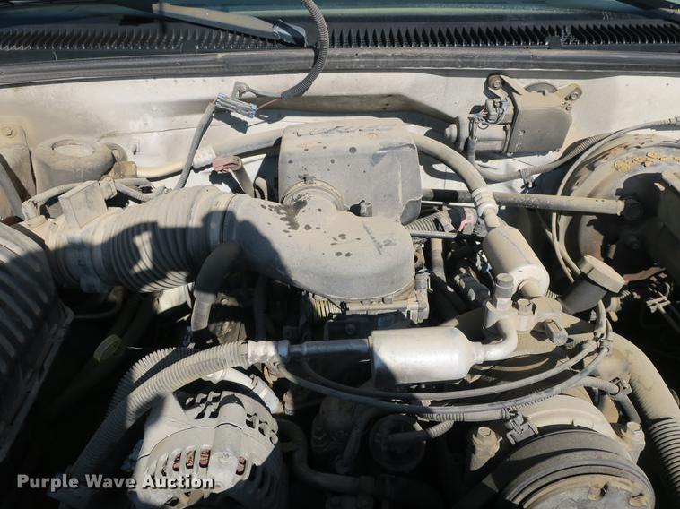 image for item EO9433 2000 Chevrolet 2500 pickup truck