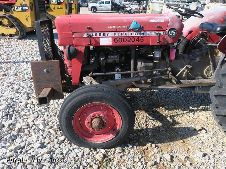 image for item EO9435 Massey-Ferguson 135 tractor