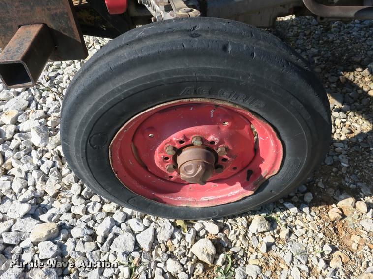 image for item EO9435 Massey-Ferguson 135 tractor