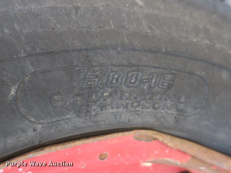 image for item EO9435 Massey-Ferguson 135 tractor