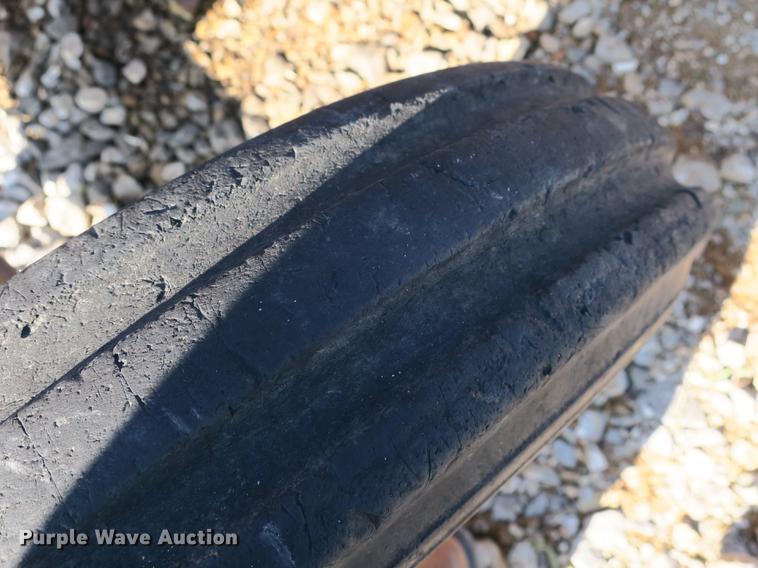 image for item EO9435 Massey-Ferguson 135 tractor