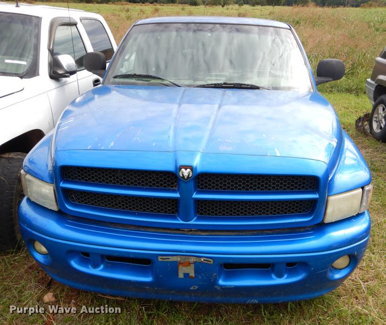 image for item EO9720 2001 Dodge Ram 1500 Quad Cab pickup truck
