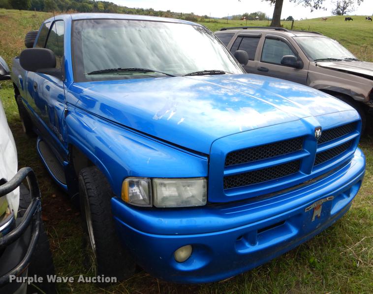 image for item EO9720 2001 Dodge Ram 1500 Quad Cab pickup truck