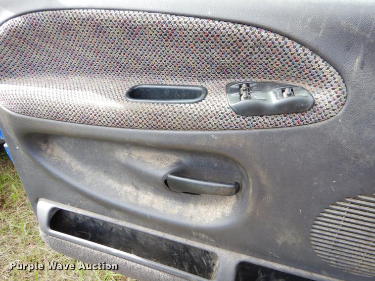 image for item EO9720 2001 Dodge Ram 1500 Quad Cab pickup truck