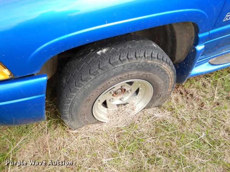 image for item EO9720 2001 Dodge Ram 1500 Quad Cab pickup truck