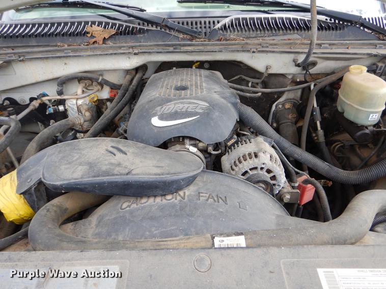 image for item EO9721 2002 Chevrolet Silverado 1500HD Crew Cab pickup truck