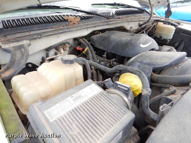 image for item EO9721 2002 Chevrolet Silverado 1500HD Crew Cab pickup truck