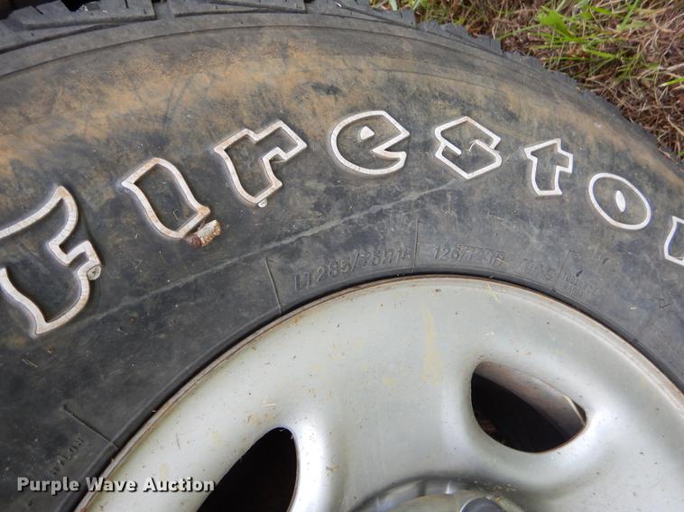 image for item EO9721 2002 Chevrolet Silverado 1500HD Crew Cab pickup truck