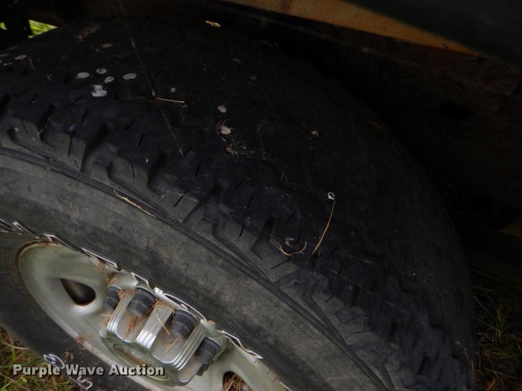 image for item EO9721 2002 Chevrolet Silverado 1500HD Crew Cab pickup truck