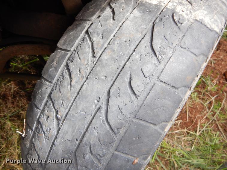 image for item EO9721 2002 Chevrolet Silverado 1500HD Crew Cab pickup truck