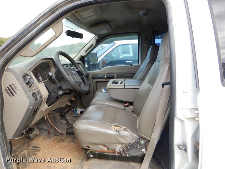 image for item EO9725 2008 Ford F250 Super Duty XL Crew Cab pickup truck