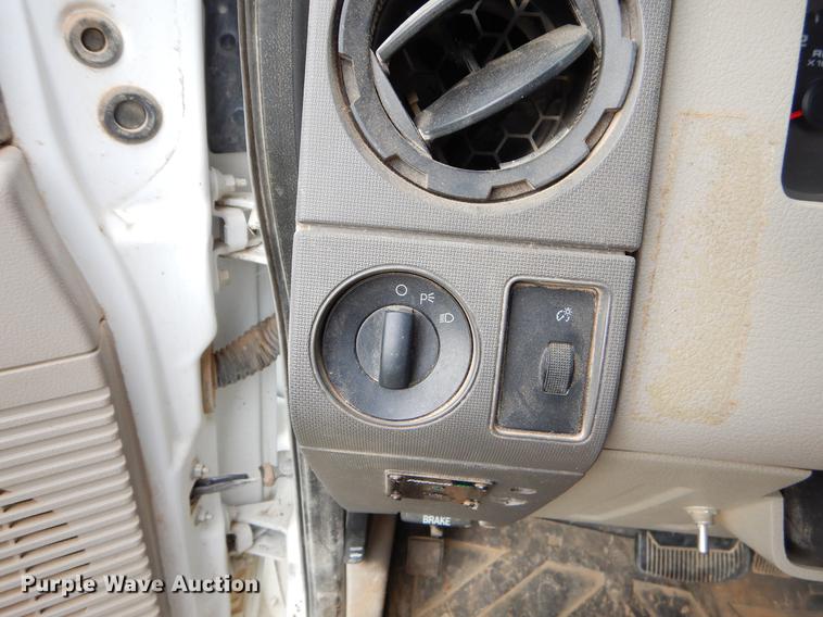 image for item EO9725 2008 Ford F250 Super Duty XL Crew Cab pickup truck