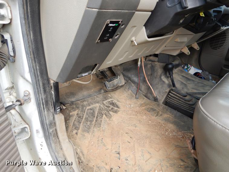 image for item EO9725 2008 Ford F250 Super Duty XL Crew Cab pickup truck