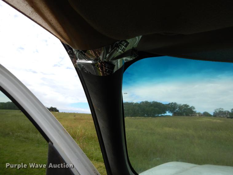 image for item EO9728 2004 Chevrolet Silverado 3500 Crew Cab pickup truck