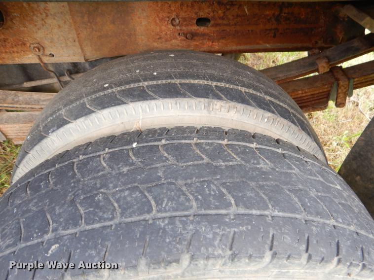 image for item EO9728 2004 Chevrolet Silverado 3500 Crew Cab pickup truck