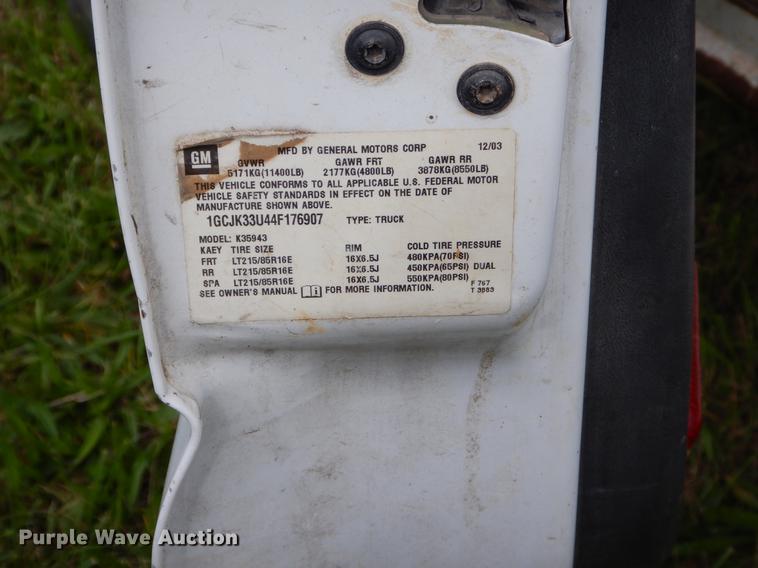 image for item EO9728 2004 Chevrolet Silverado 3500 Crew Cab pickup truck