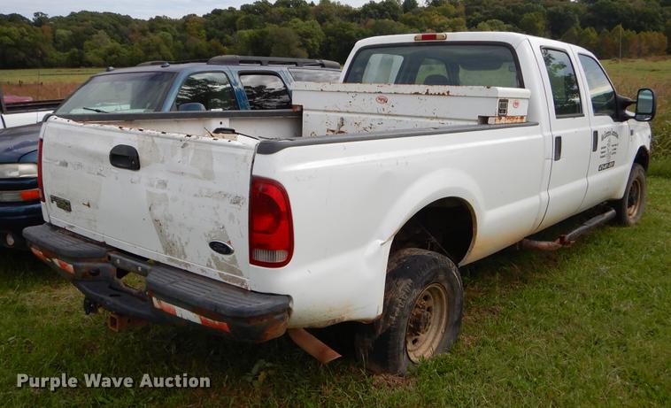 image for item EO9729 2004 Ford F350 Super Duty Crew Cab pickup truck
