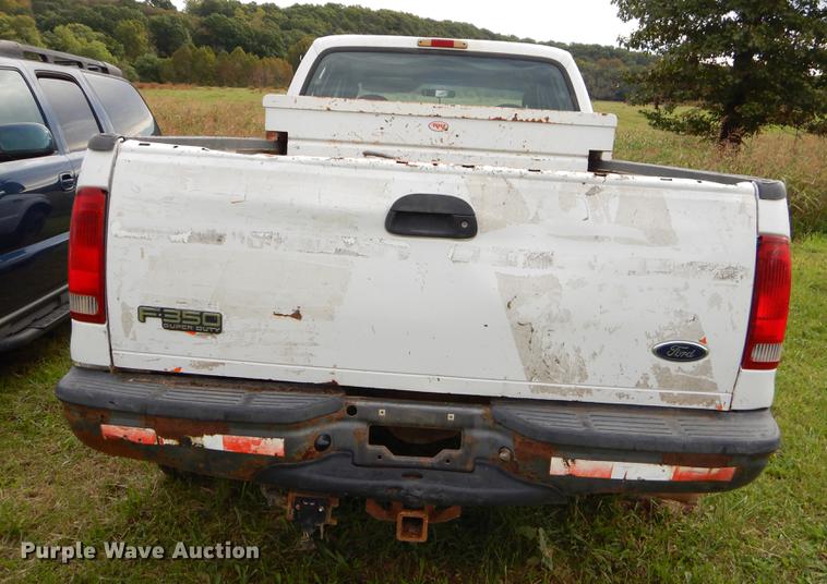 image for item EO9729 2004 Ford F350 Super Duty Crew Cab pickup truck