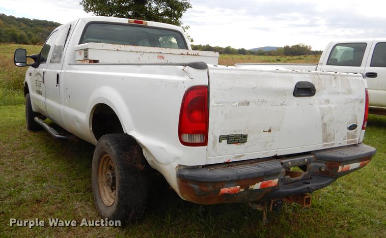 image for item EO9729 2004 Ford F350 Super Duty Crew Cab pickup truck