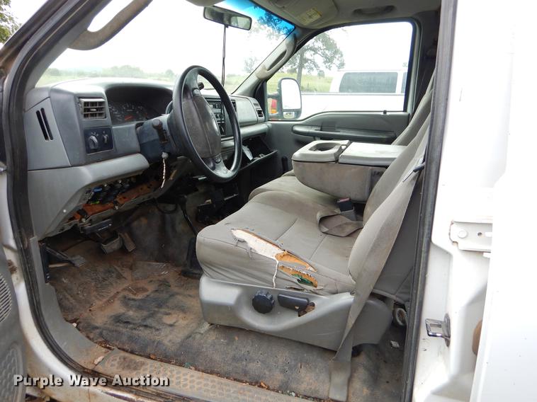 image for item EO9729 2004 Ford F350 Super Duty Crew Cab pickup truck