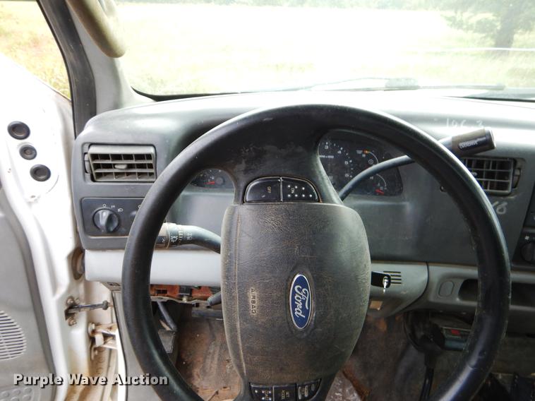 image for item EO9729 2004 Ford F350 Super Duty Crew Cab pickup truck
