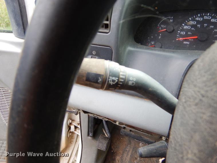 image for item EO9729 2004 Ford F350 Super Duty Crew Cab pickup truck