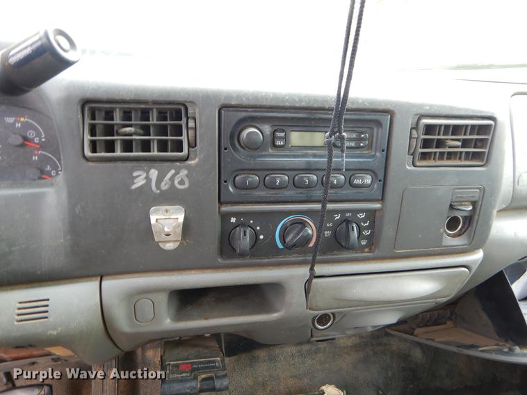 image for item EO9729 2004 Ford F350 Super Duty Crew Cab pickup truck