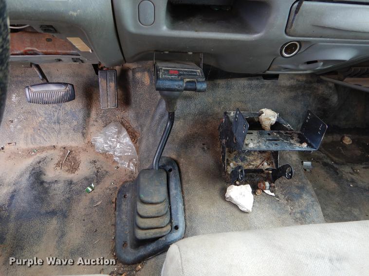 image for item EO9729 2004 Ford F350 Super Duty Crew Cab pickup truck