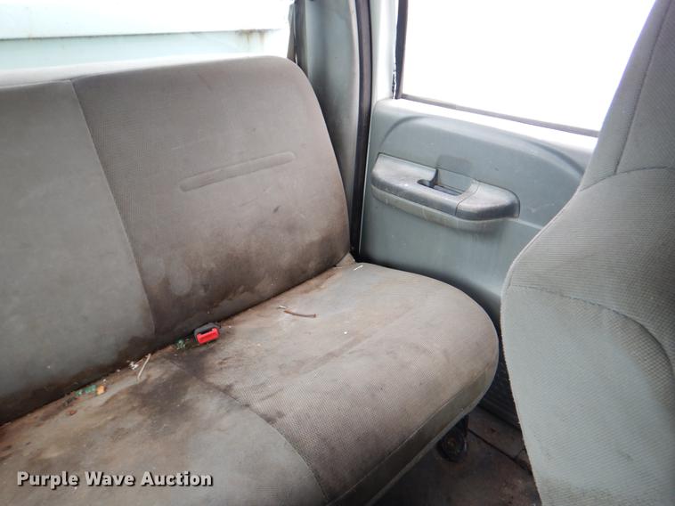 image for item EO9729 2004 Ford F350 Super Duty Crew Cab pickup truck