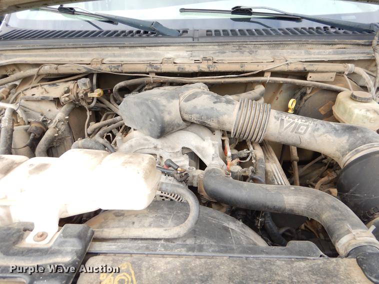 image for item EO9729 2004 Ford F350 Super Duty Crew Cab pickup truck