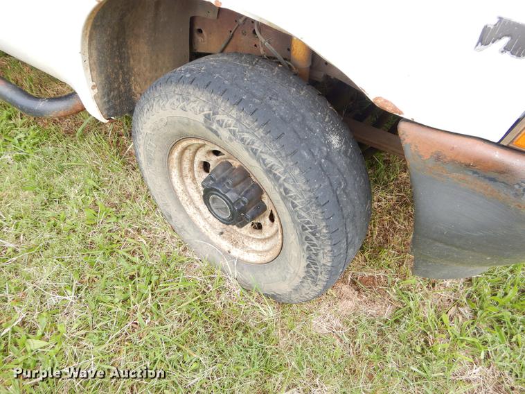 image for item EO9729 2004 Ford F350 Super Duty Crew Cab pickup truck