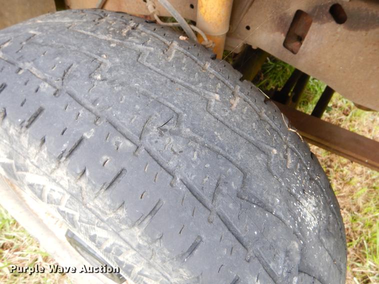 image for item EO9729 2004 Ford F350 Super Duty Crew Cab pickup truck