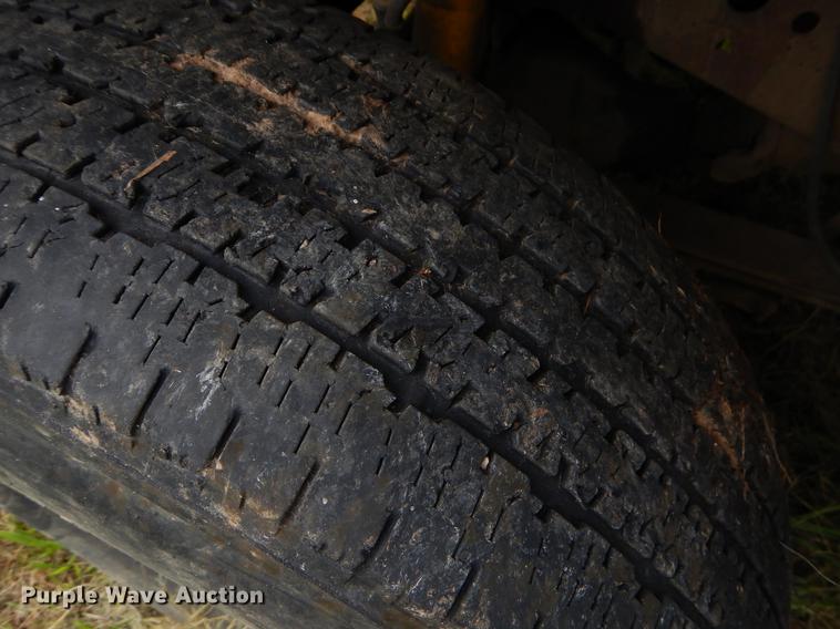 image for item EO9729 2004 Ford F350 Super Duty Crew Cab pickup truck