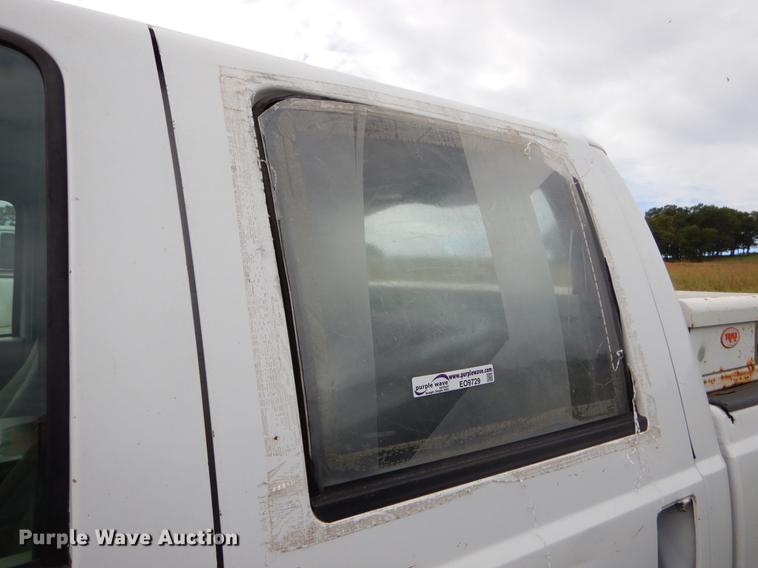 image for item EO9729 2004 Ford F350 Super Duty Crew Cab pickup truck