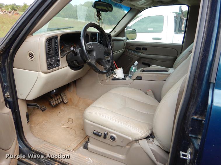 image for item EO9730 2005 Chevrolet Suburban 1500 Z71 SUV