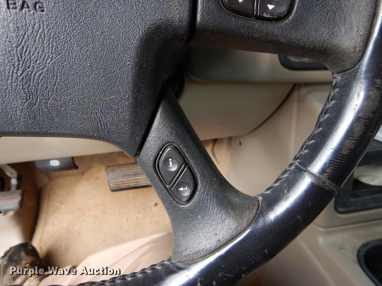 image for item EO9730 2005 Chevrolet Suburban 1500 Z71 SUV