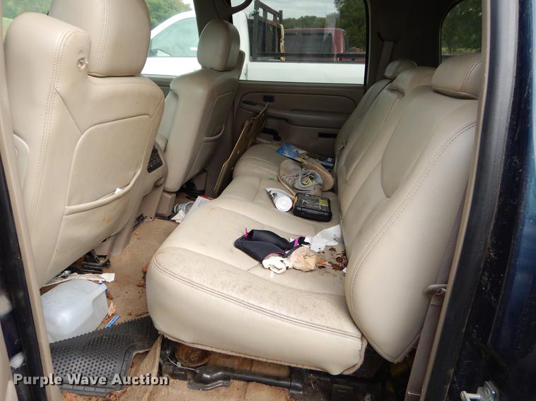 image for item EO9730 2005 Chevrolet Suburban 1500 Z71 SUV