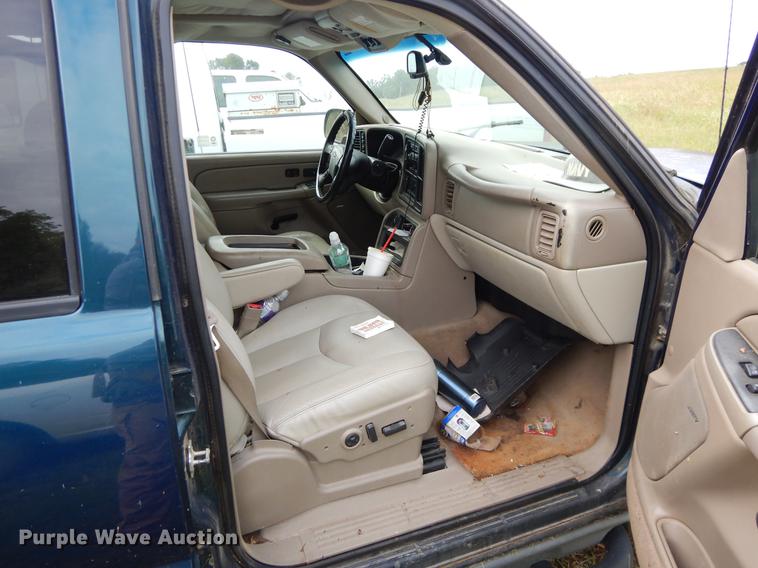 image for item EO9730 2005 Chevrolet Suburban 1500 Z71 SUV