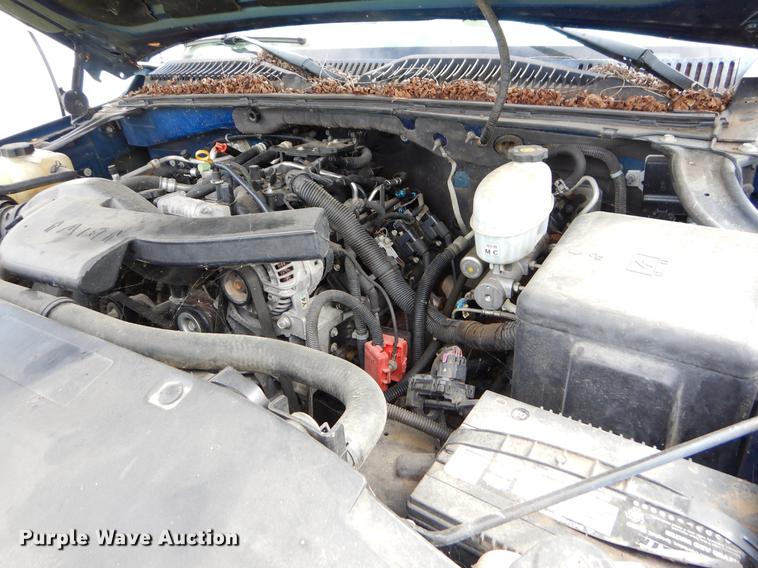 image for item EO9730 2005 Chevrolet Suburban 1500 Z71 SUV