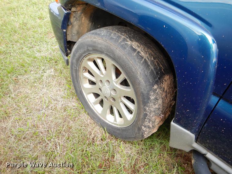 image for item EO9730 2005 Chevrolet Suburban 1500 Z71 SUV