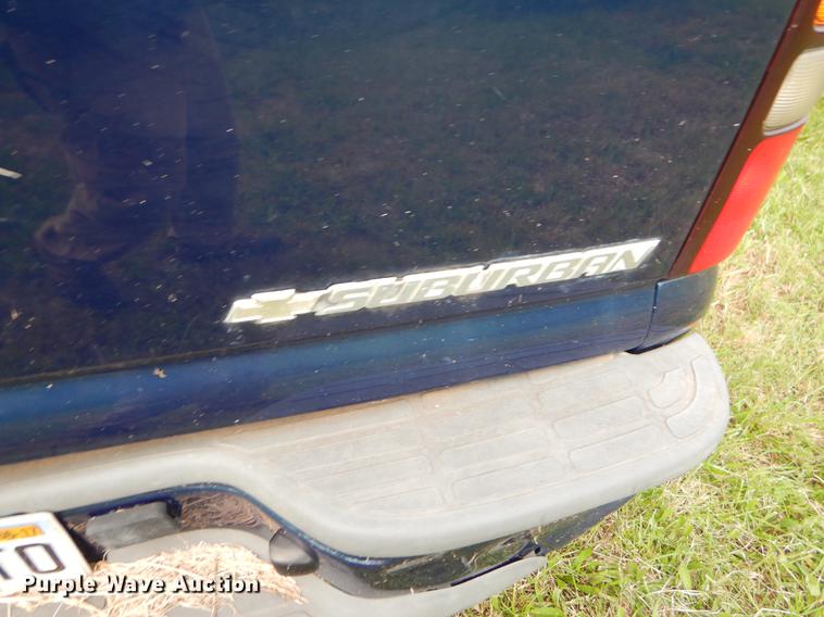 image for item EO9730 2005 Chevrolet Suburban 1500 Z71 SUV