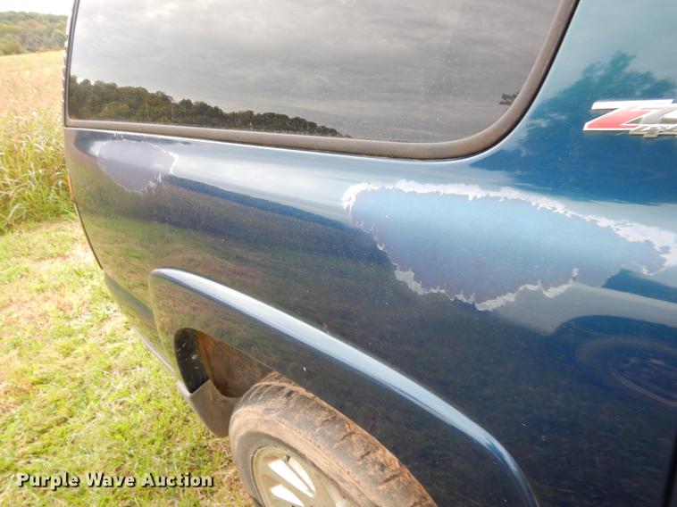 image for item EO9730 2005 Chevrolet Suburban 1500 Z71 SUV